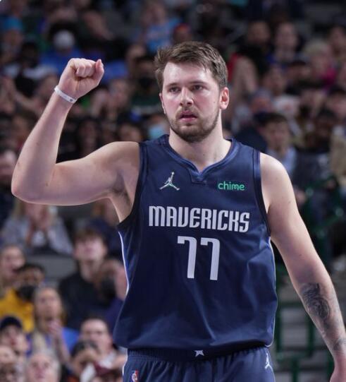 体坛：夏窗不少意向球员在了解亚泰队资金状况后都选择了观望（体坛：亚泰资金状况影响夏窗引援，多名意向球员选择观望）