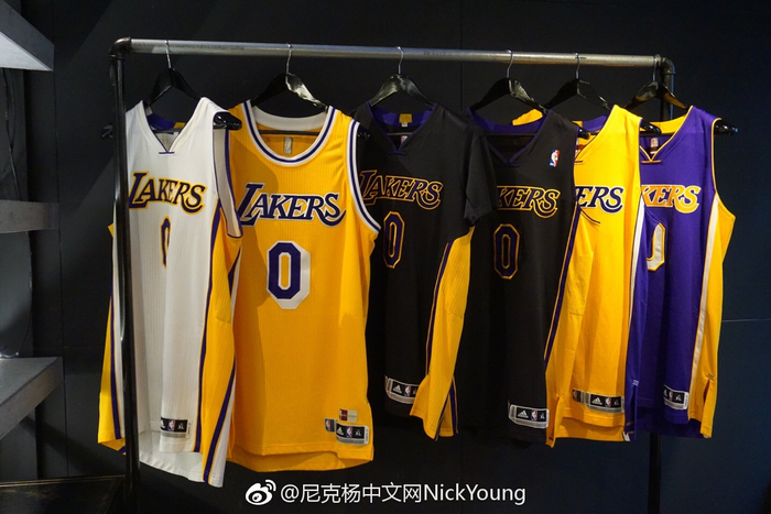 英媒：埃弗顿、利兹联等5家英超俱乐部有意日本国脚前田大然（英媒：包括埃弗顿、利兹联在内的5支英超球队有意引进日本国脚前田大然）