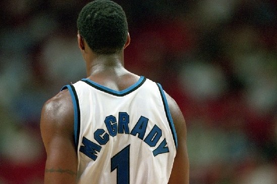 穆里尼奥：球员的比赛态度非常恶劣，我很想一口气换掉9个人（穆帅怒斥队员态度：真想一口气换下九人）