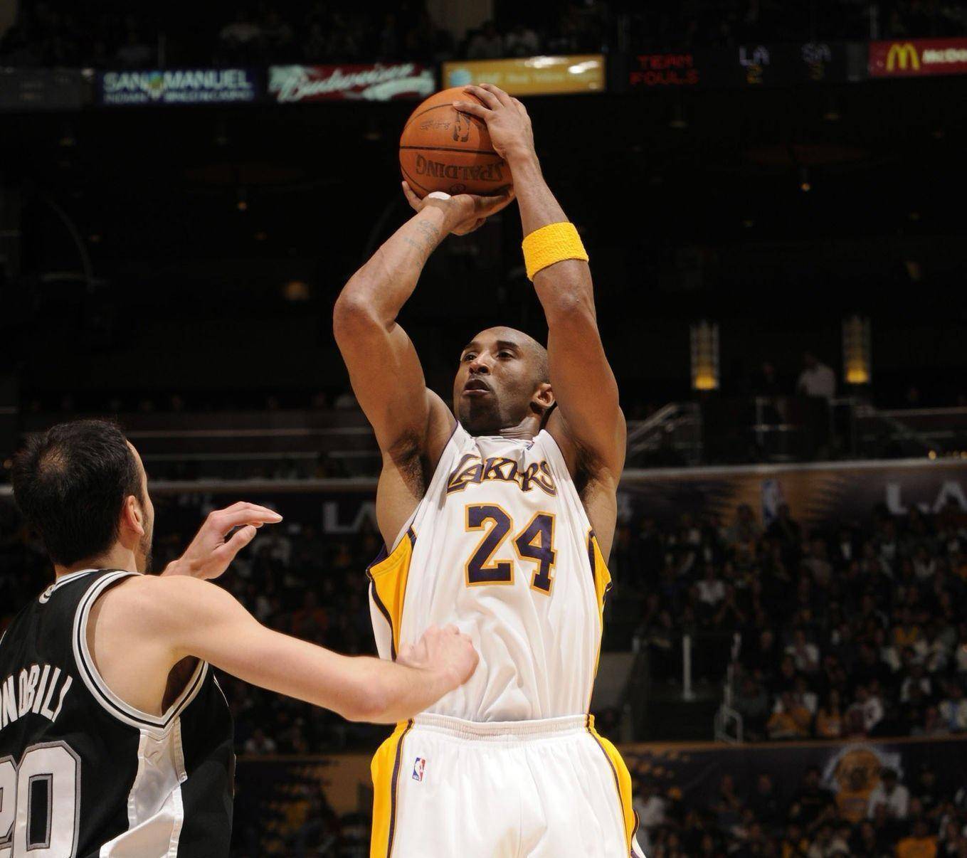 西媒：拉菲尼亚成巴萨非卖品，本赛季欲率队夺欧冠+世界杯（西媒称巴萨将拉菲尼亚列为非卖品，今季盼其带队冲击欧冠与世界杯）