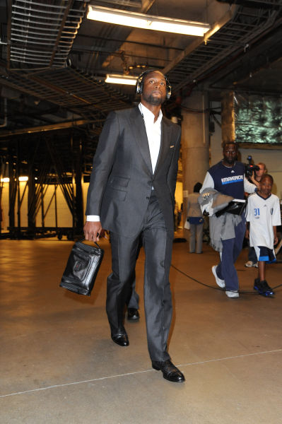 大范：湖人不是争冠球队，三个核心都是攻强守弱（大范直言湖人难争冠，三大核心攻强防弱成短板）