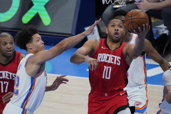 法尔克：二队前锋利契纳预计冬窗离队，拜仁希望加入回购条款（法尔克：拜仁二队前锋利契纳预计冬窗离队，俱乐部盼加入回购条款）