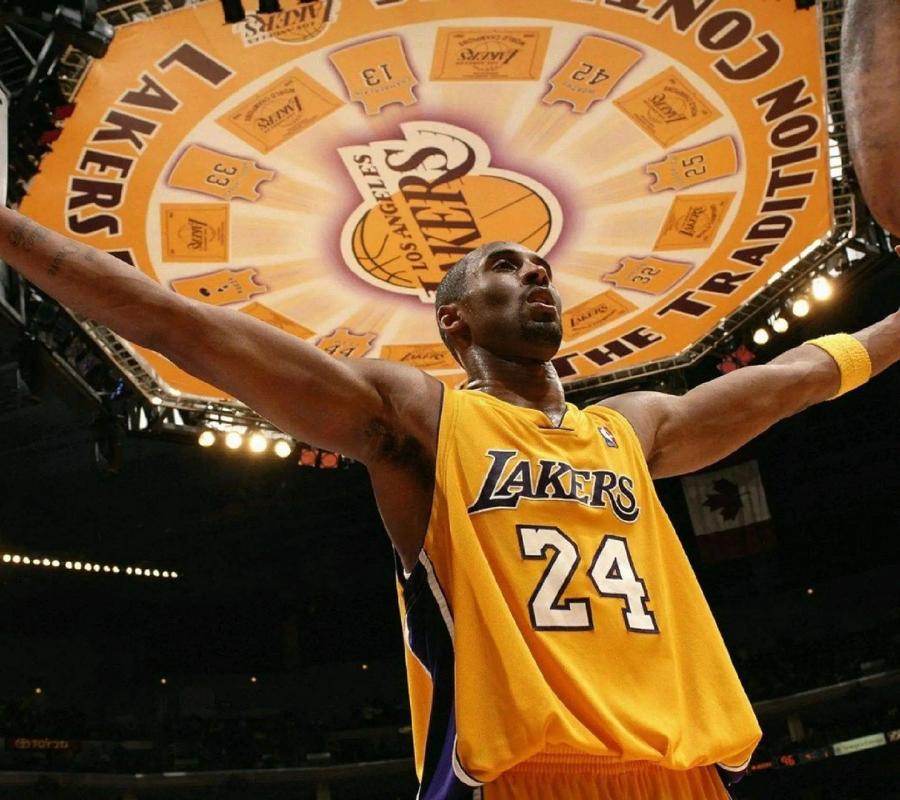 东契奇19分＆詹姆斯10分，湖人半场落后7分（半场战报：东契奇19分，詹姆斯10分，湖人暂落后7分）